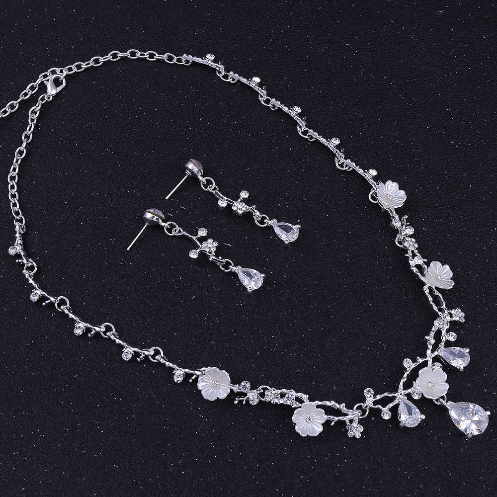 Korean Zircon Flower Alloy Inlaid Bride Rings - White Zirconium Necklace with Silver Background Auricular Needle MegaBDM