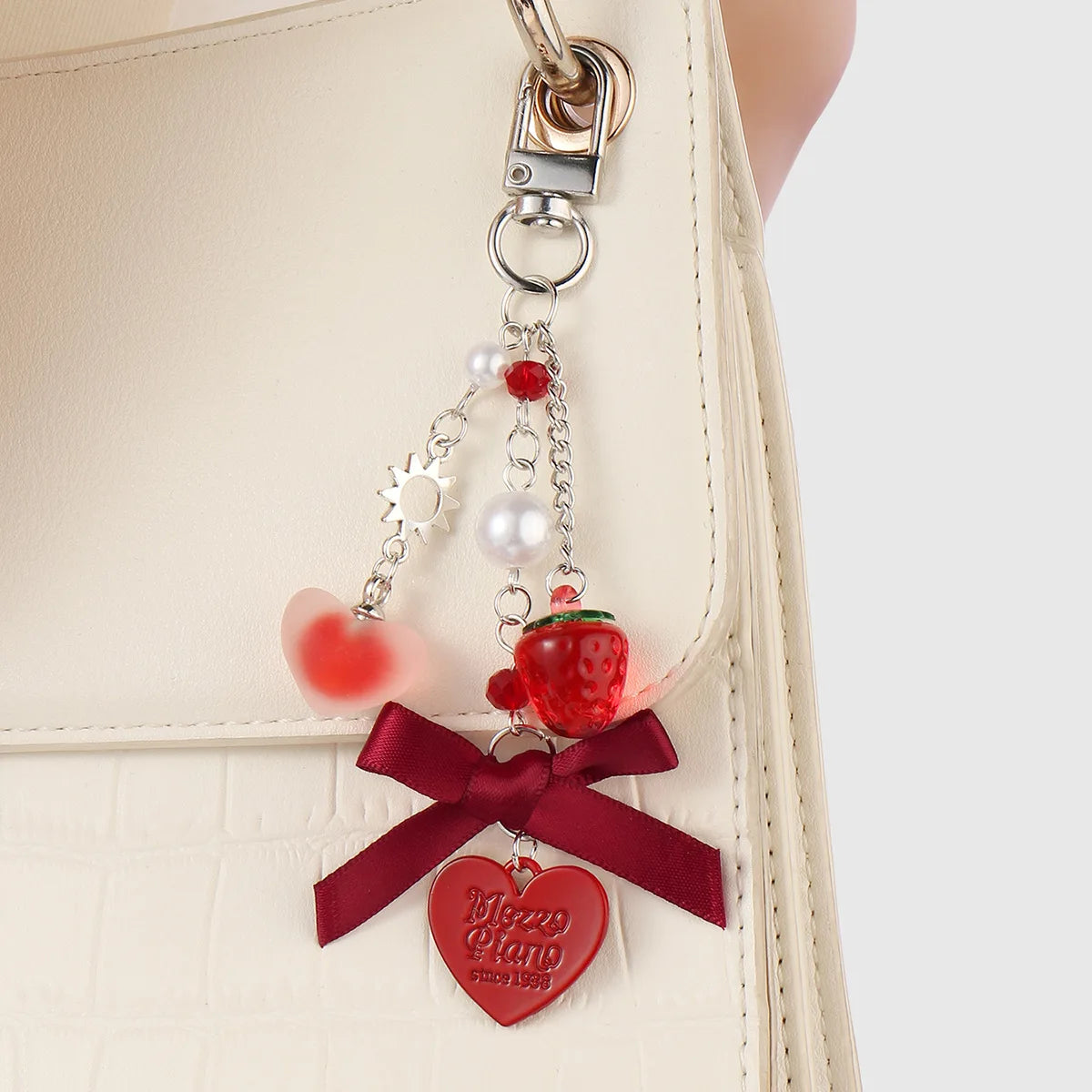 Wholesale Hot Ins Exquisite Sweet and Cool High-end Sense Chain Strawberry Bow Heart Cherry Keychain Pendant