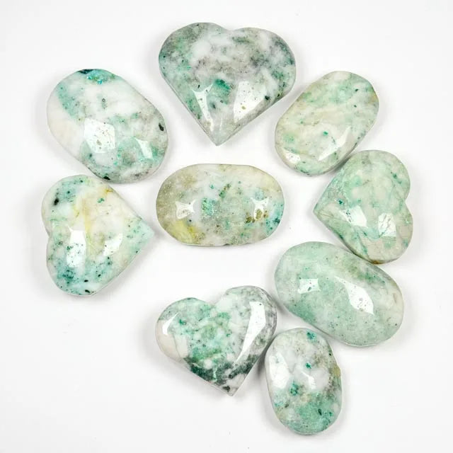 High Quality Natural Crystal Craft Phoenix Pine Polished Tumble Stone Wholesale Heart Shape Palm Stone Crystal for Souvenir Gift