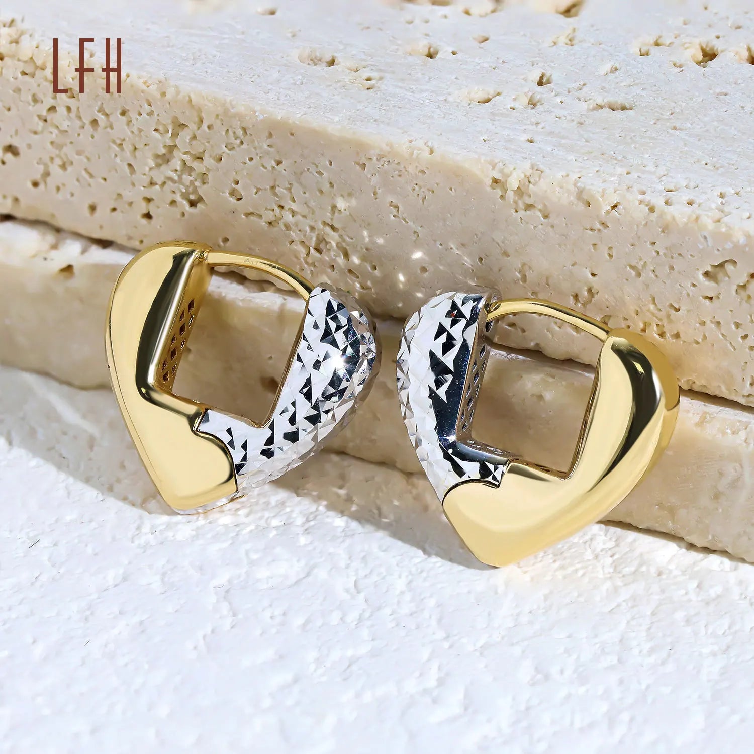 Wholesale 18k Real Gold Jewelry Hoop Heart Earrings for Women Heart Shape Hoop Earrings with Two Tones Pure Gold 18k
