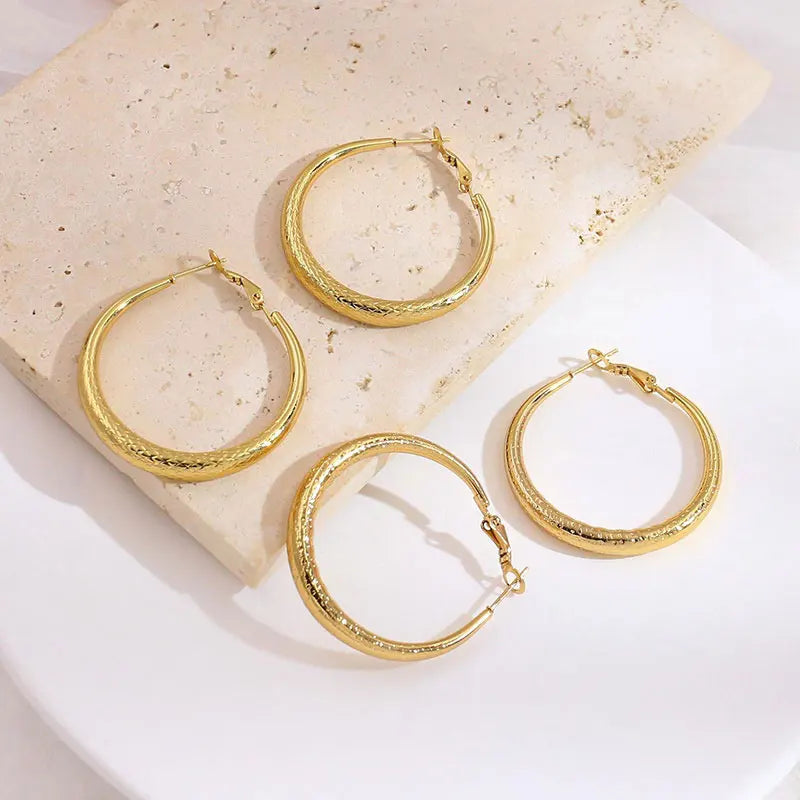 Hypoallergenic Texture Large 18K Gold Plated Stainless Steel Big Hoop Round Earrings Trendy Geometric Twisted C Shape Earrings