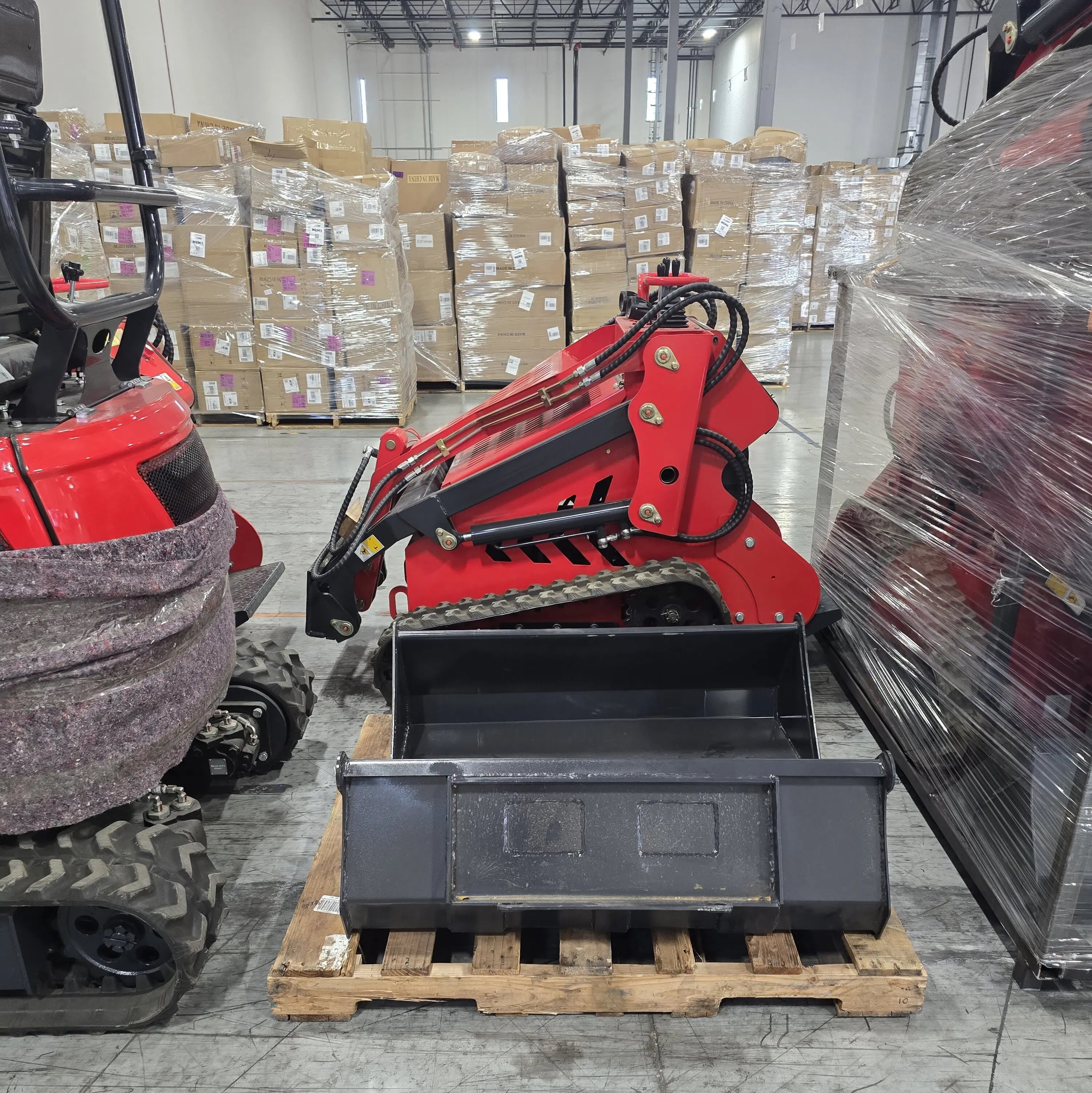 Ready to Ship Mini Skid Steer Loader Capacity 330 kg Free Shipping NUOMAN Warehouse in Chicago