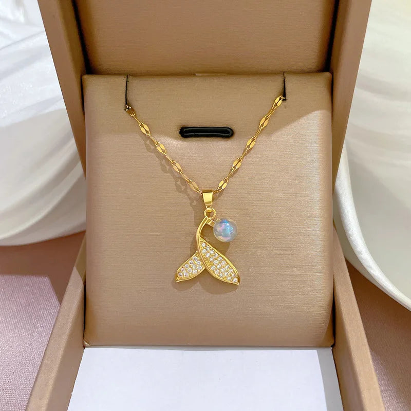 Micro-inlaid Clavicle Sense Jewelry Fashion Zircon Stainless Steel Necklace