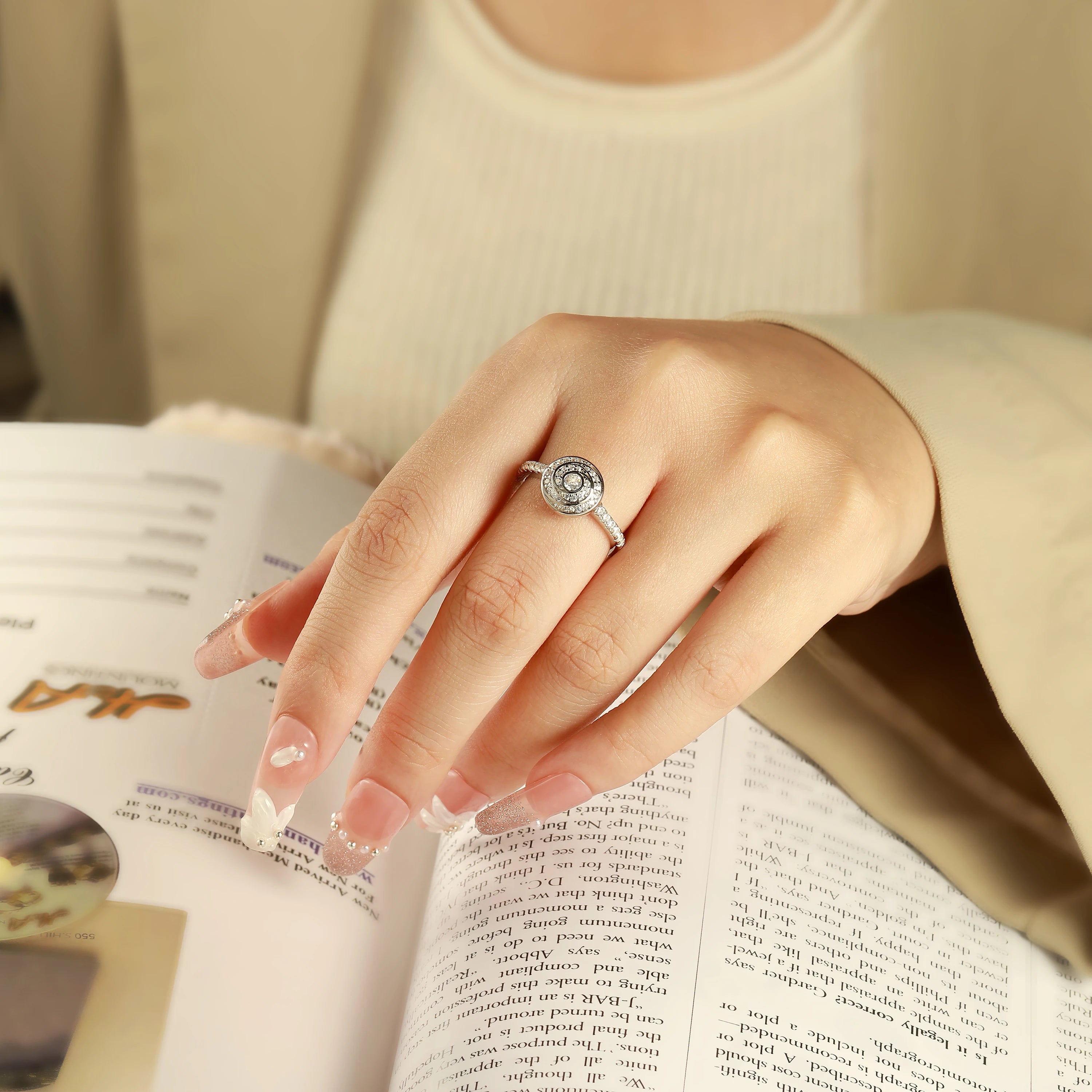 Hot Sale 925 Sterling Silver Engagement Ring Oval Cluster Wedding Ring for Women Diamond Accent for Parties