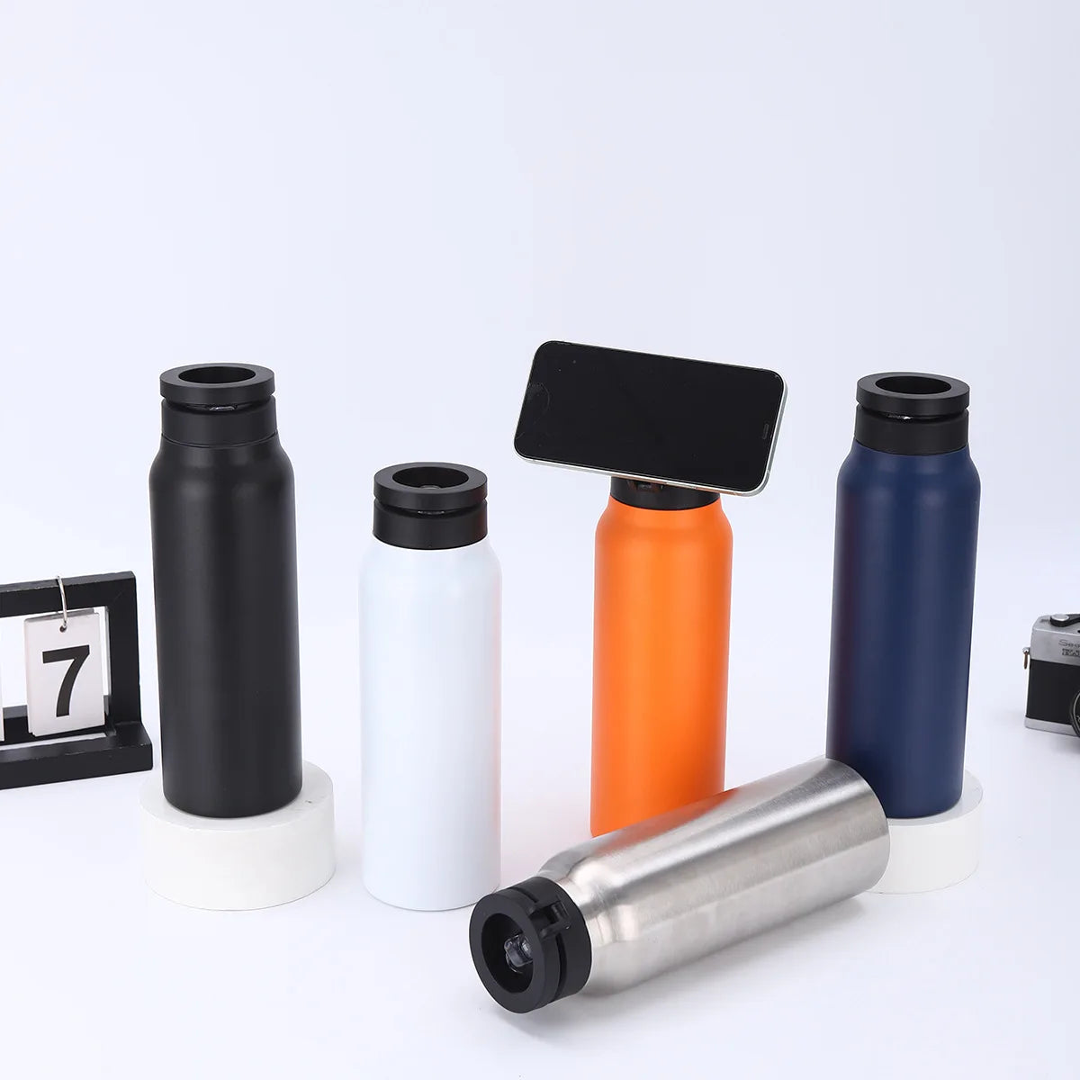 Wholesale Customize logo 24oz Magnetic Insulated Wide Mouth New Arrive Stainless Steel Water Bottle With Magnetic Phone Holder
