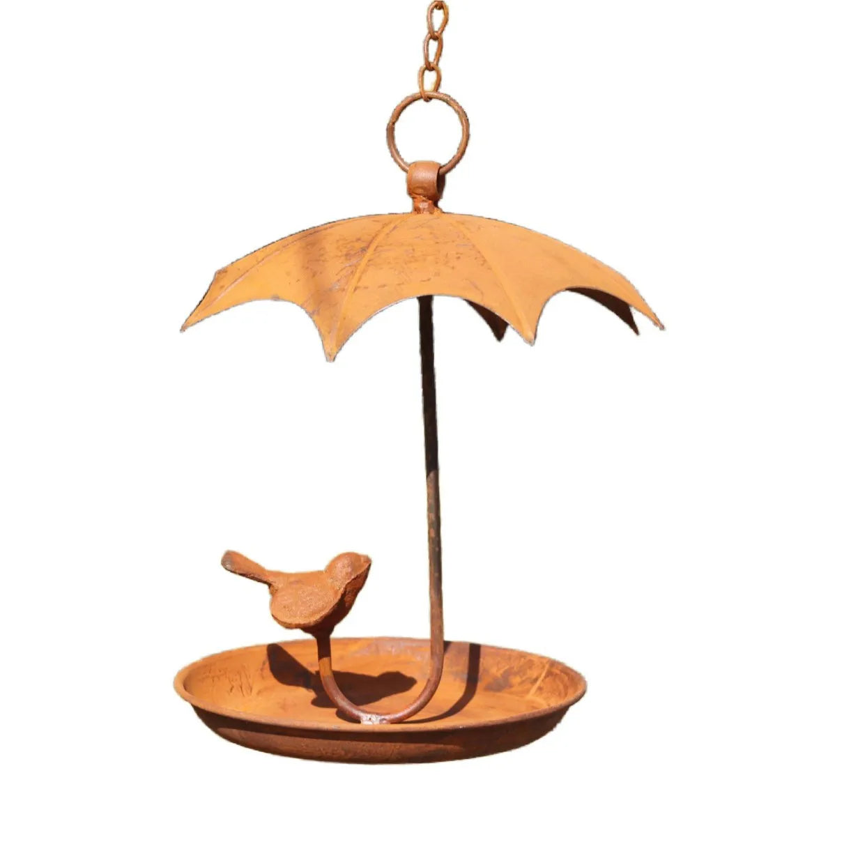 Vintage Rusty Iron Bird Feeder Tray with Umbrella Design Hanging Metal Bird Bath for Garden Outdoor Decoration