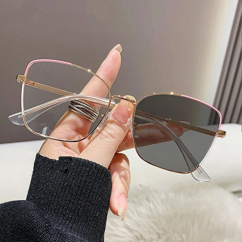 2025 Custom Logo Retro Metal Frame Optical Spectacle Computer Eyeglasses Cat Eye Anti Blue Light Photochromic Glasses Women