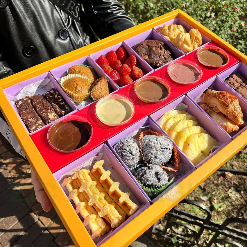 Chocolate Dipping Sauce Box Customized Printing Dessert Picnic Cake Catering Packaging Box with Dividers