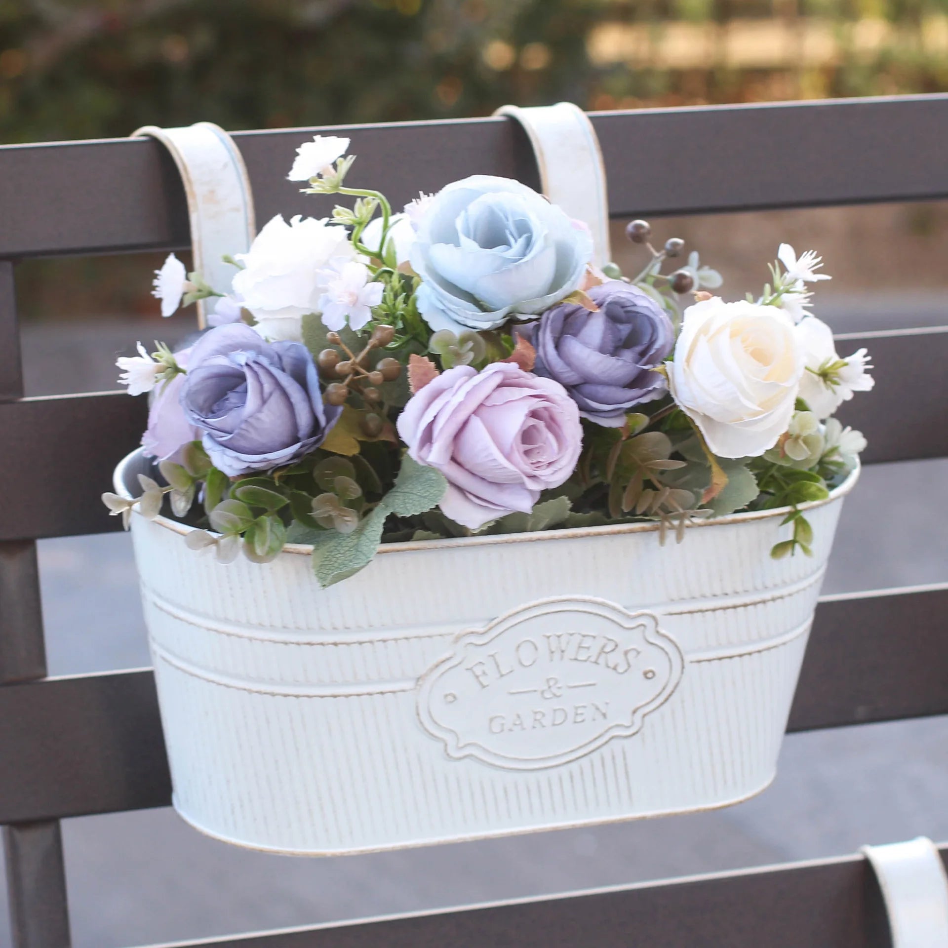 Vintage Metal Hanging Flower Pot Garden Fence Planter for Balcony Decoration Retail & Wholesale