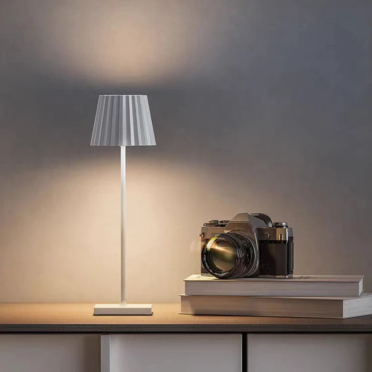 JAIYI Factory Direct Selling Price Iron Rechargeable Desk Lamp for Bedroom Bedside Touch Small Night Light