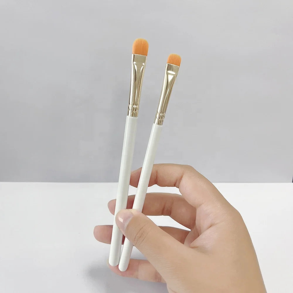 Metal Very Thin Flat Straight Eyebrow Eyeliner Brush Thin Angled Brow Liner Brush for Sharp Lines Fluffy