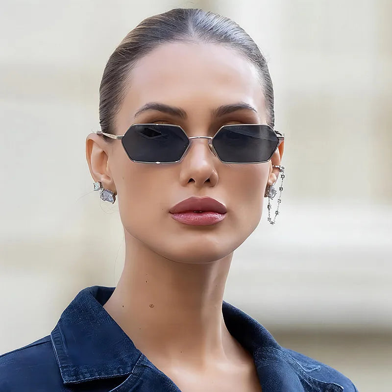 2026 Custom Logo  Fashion Vintage Men Women Small Frame Punk Sun Glasses UV400 Shades Metal Square Sunglasses Women