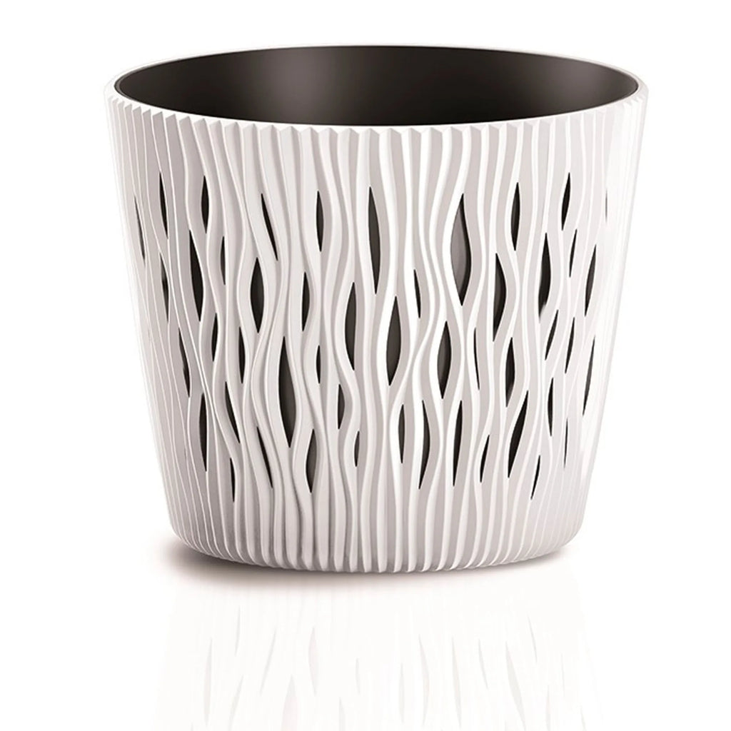 Sandy Round plastic flower pot in white 12 (length) x 12 (width) x 11.1 (height) cm