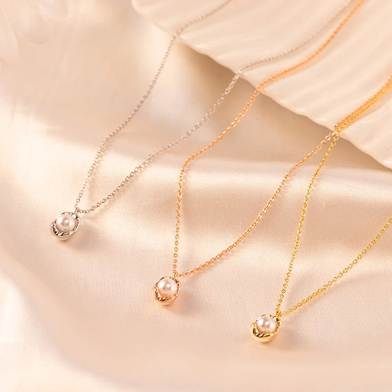 New Design Minimalist Gold Silver and Rose Gold Plated Pendant Necklace with Imitation Pearl Pendant Collarbone Chain for Women