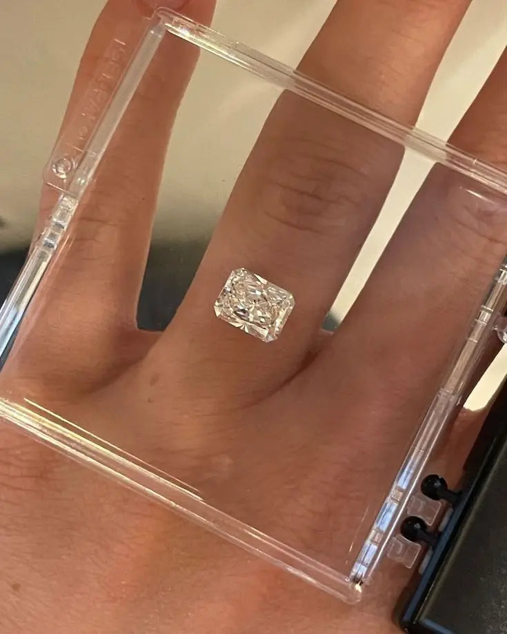 1 Carat Excellent Cut Radiant Cut CVD Lab Grown Loose Diamond IGI Certified E Color VVS2-VS1 Clarity SHREERAJ SOLITAIRE