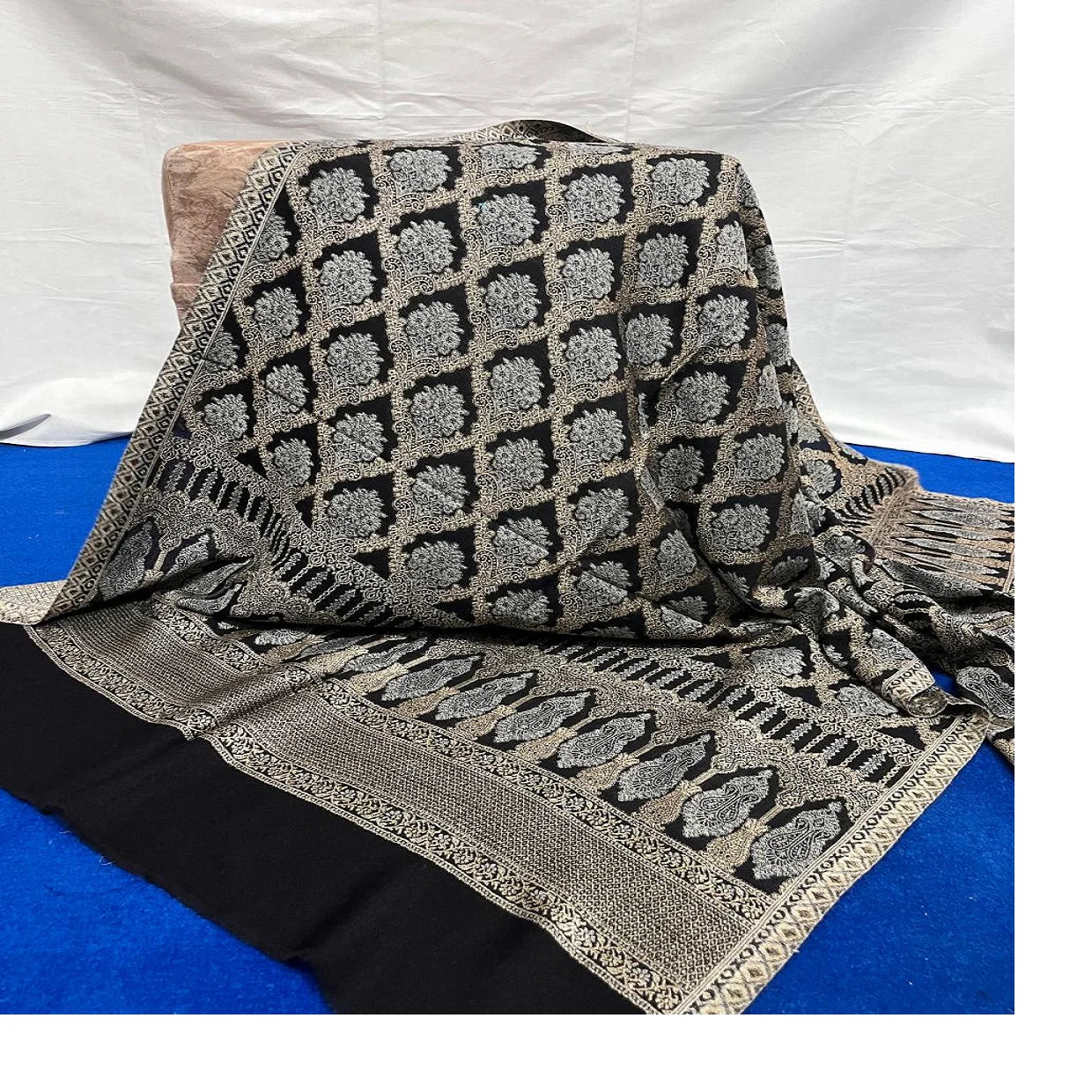 Custom Made Knitted Poncho Shawl Eco-Friendly Cashmere Camouflage Pattern Square Design Custom Sizes Colors for Women All Ages