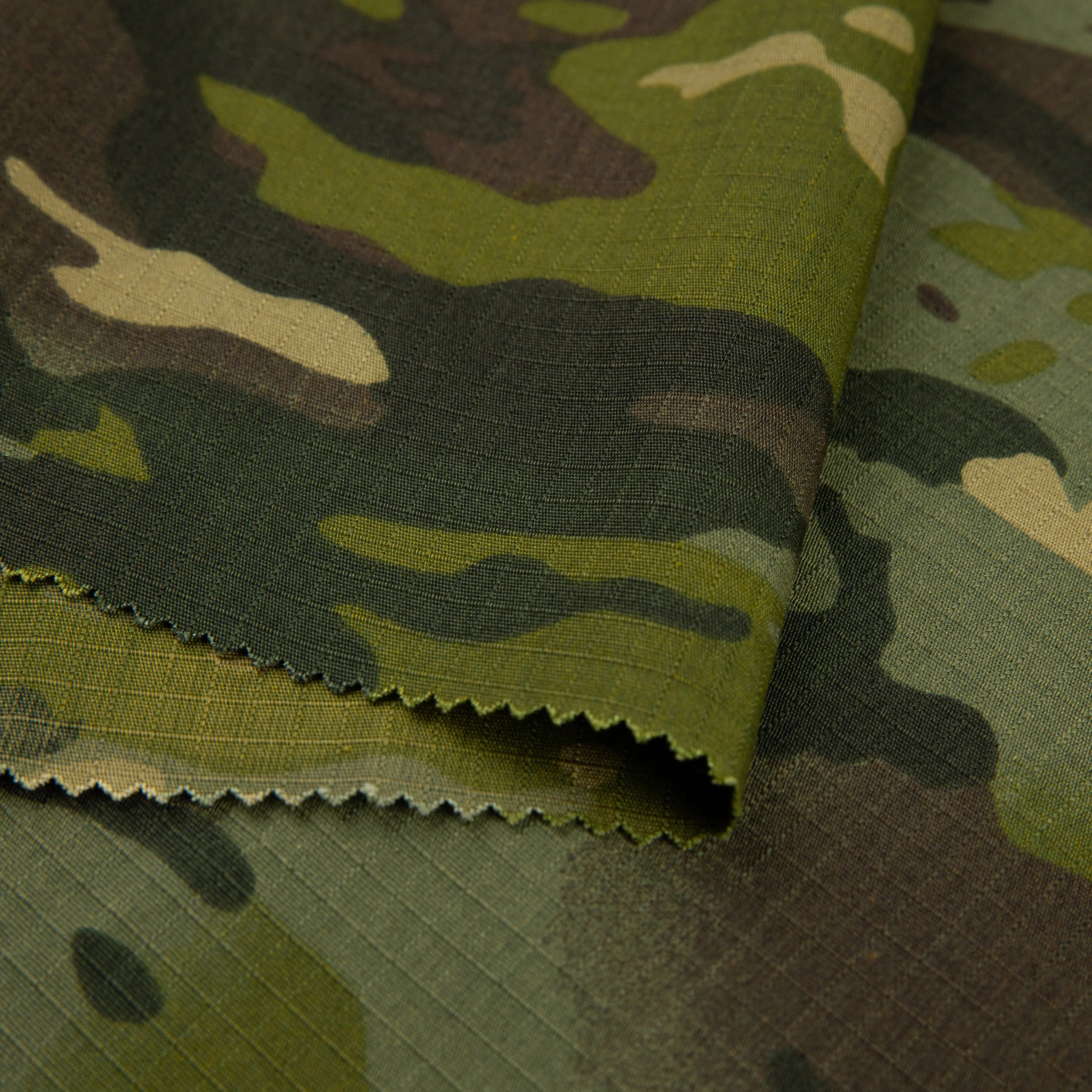 T/C 80/20 Green CP Anti-Tearing Plaid Woven Camouflage Ripstop Fabric for Tactical Gears Boys