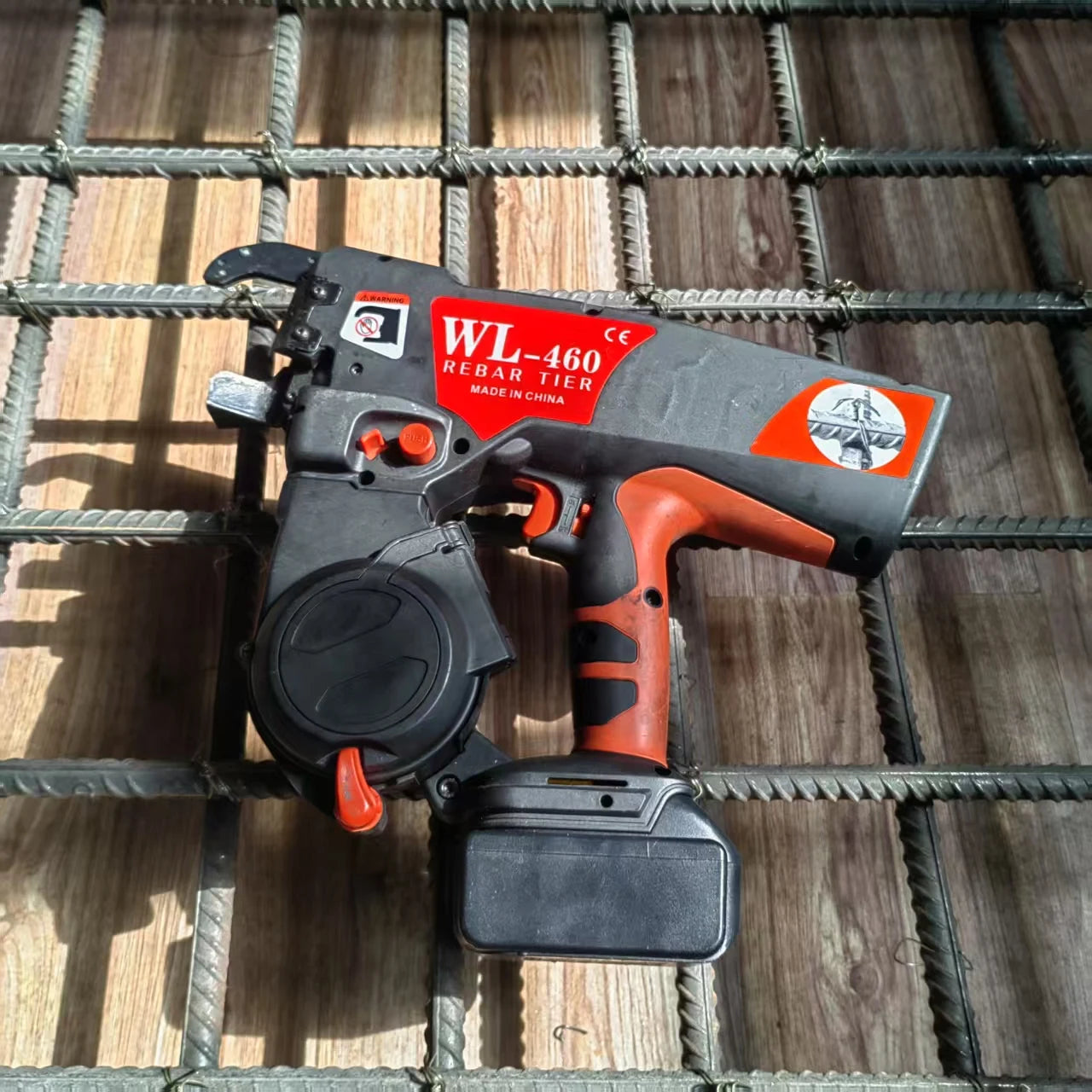 Portable Rebar Tying Gun WL-460 Industrial Li-ion DC18V 46mm Diameter OEM/ODM Supported 1-Year Warranty 5.0 AH 0.6s CE Certified
