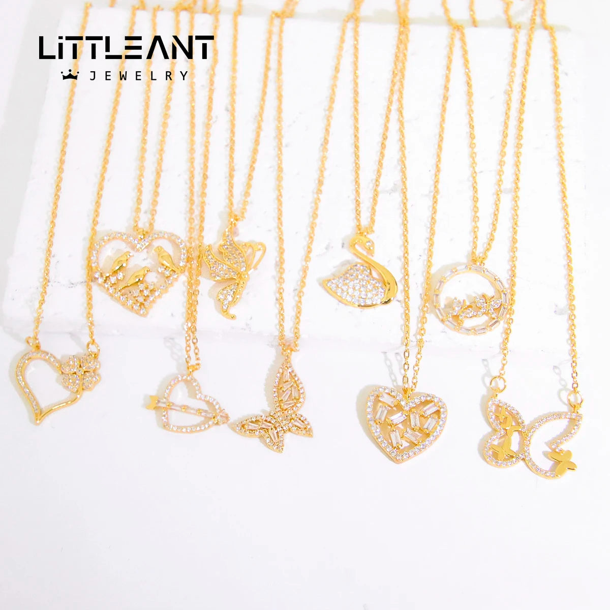 Fashion Ladies Zircon Jewelry Necklaces 18k Gold Plated Heart Butterfly Pendant Necklaces for Event Party Gift