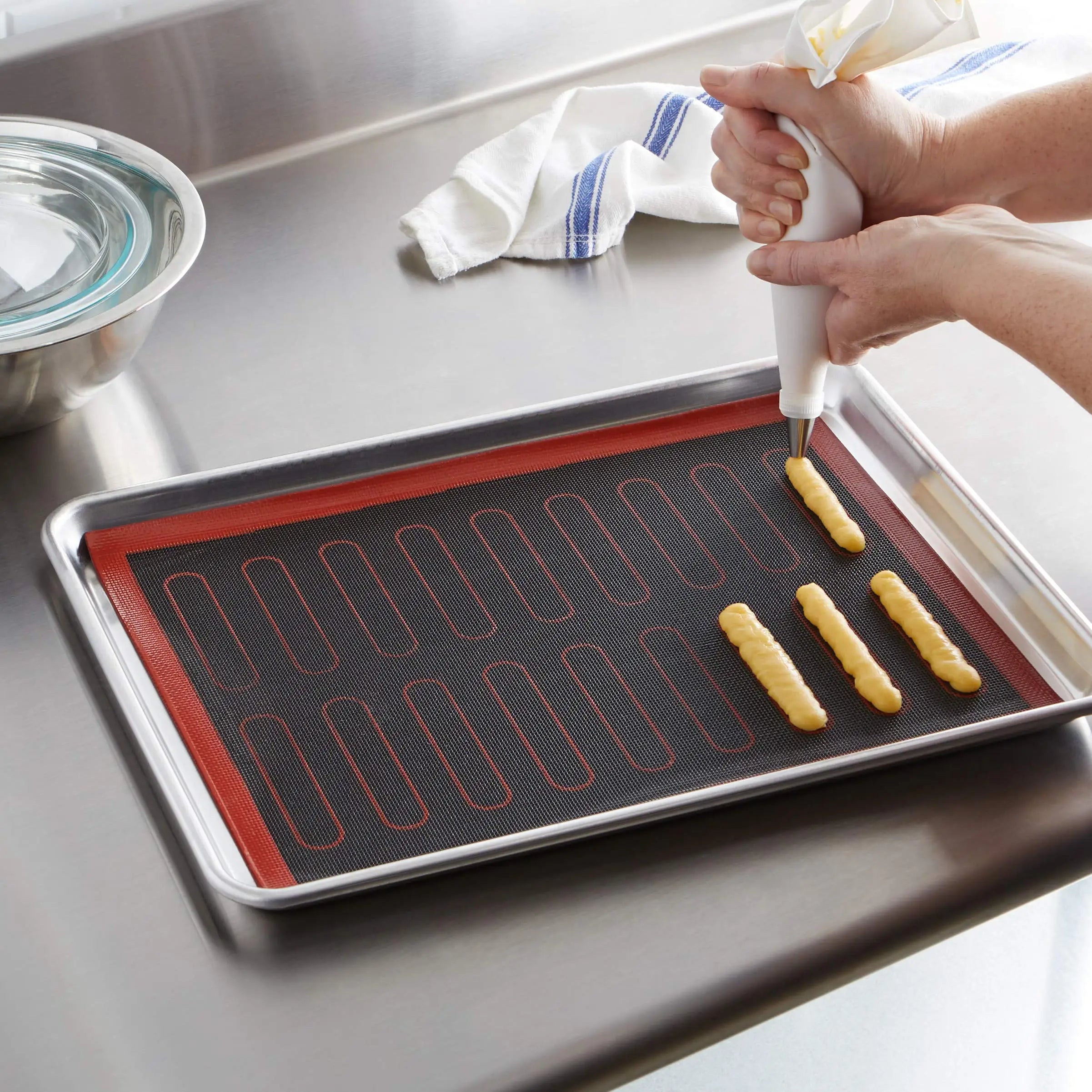 Silicone Non-Stick Eclair Baking Mat Reusable Easy to Clean NonStick Oven Liner Perforated Mesh Pad