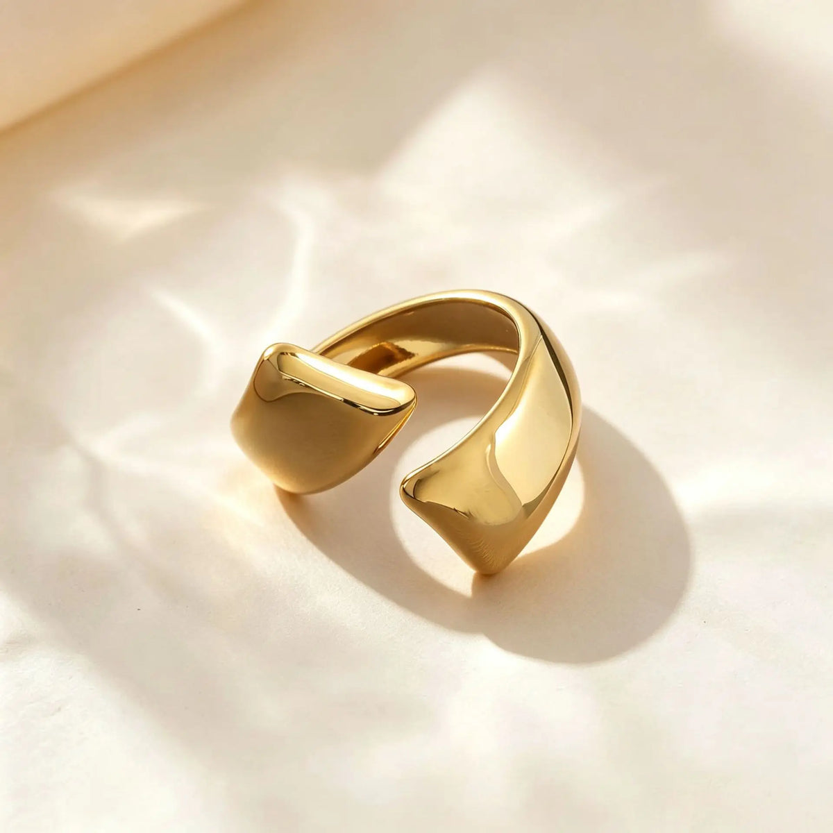 Resoul Waterproof Chunky 18K Gold Plated High Polish Stainless Steel Hammer Wide Finger Ring for Women Gift MegaBDM