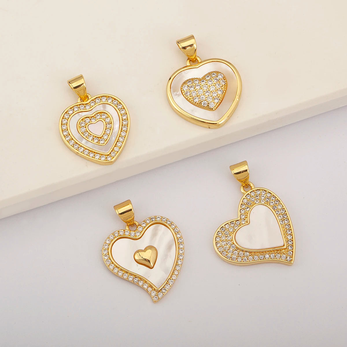 QIKU Wholesale Copper Gold Plated Boho Tiny Charms | Heart Fashion Jewelry Pendants | Aesthetic DIY Charms Manufacturer