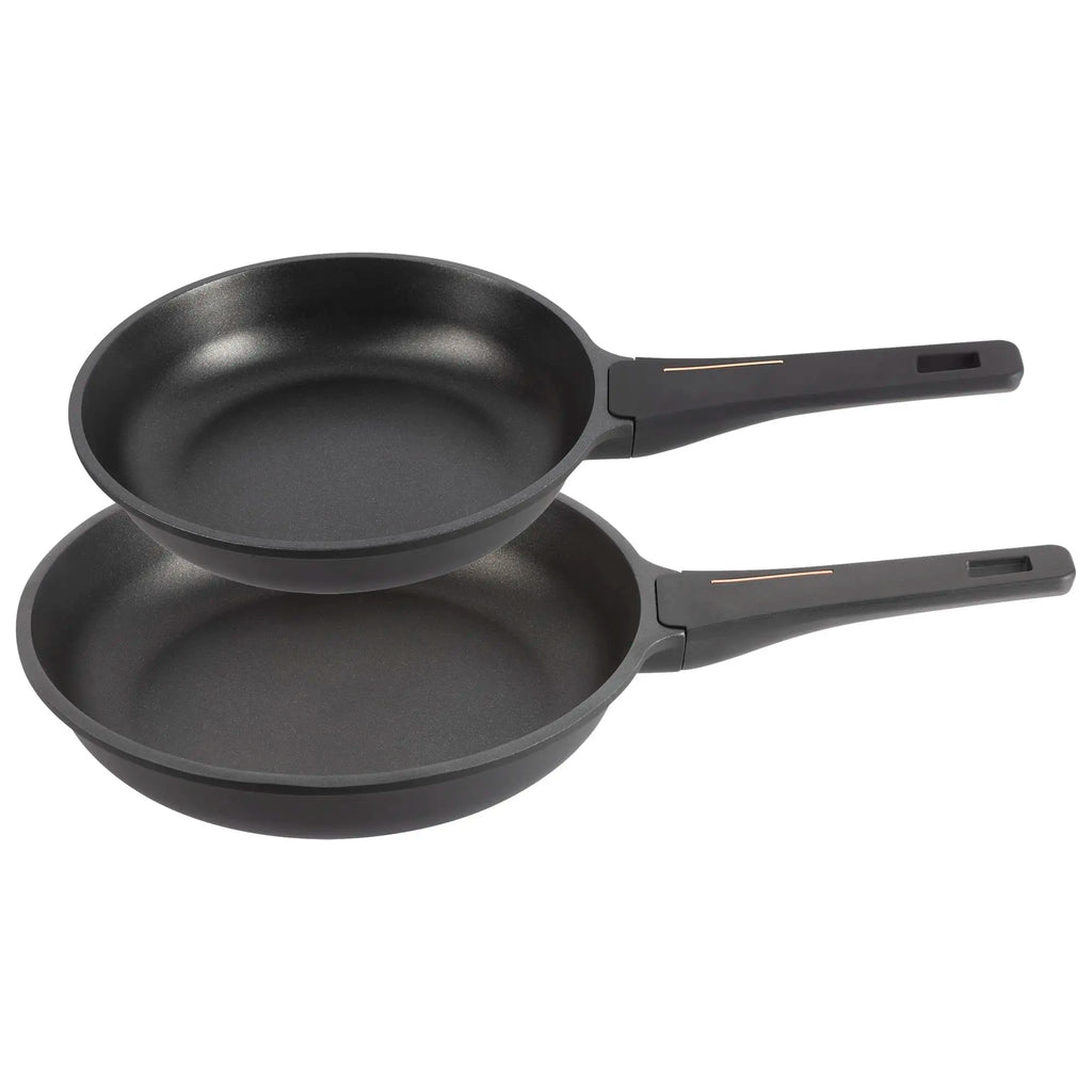Bergner Copper Set of 2 Frying Pans 2428cm in Cast Aluminum with Bakelite Handle