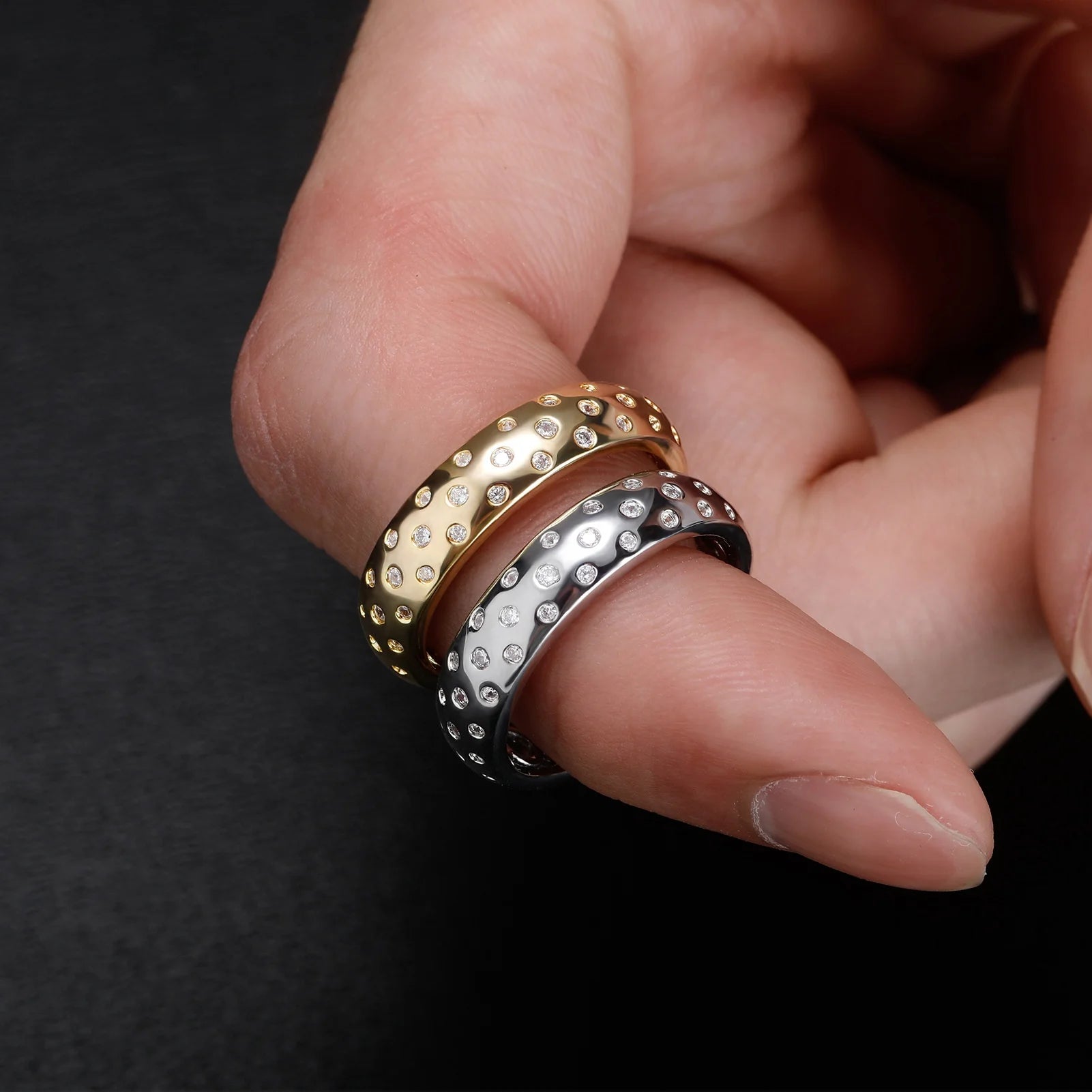 Simple Vintage Hollow Gypsophila Iced Brass Rhodium Gold Plated Zircon Hip Hop Wedding Bands or Rings for Women Men Casual