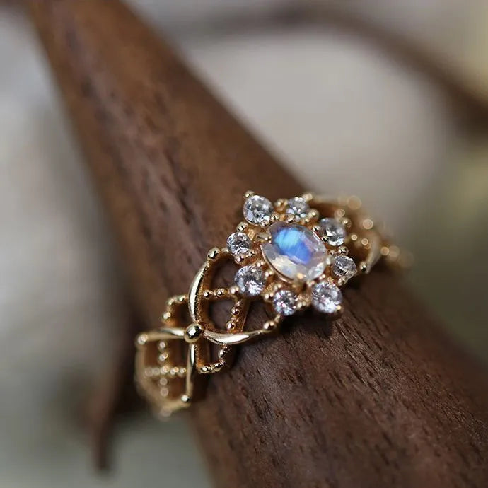 Low MOQ Wholesale 925 Sterling Silver Jewelry Gold Moonstone Delicate Lace Jewelry Ring