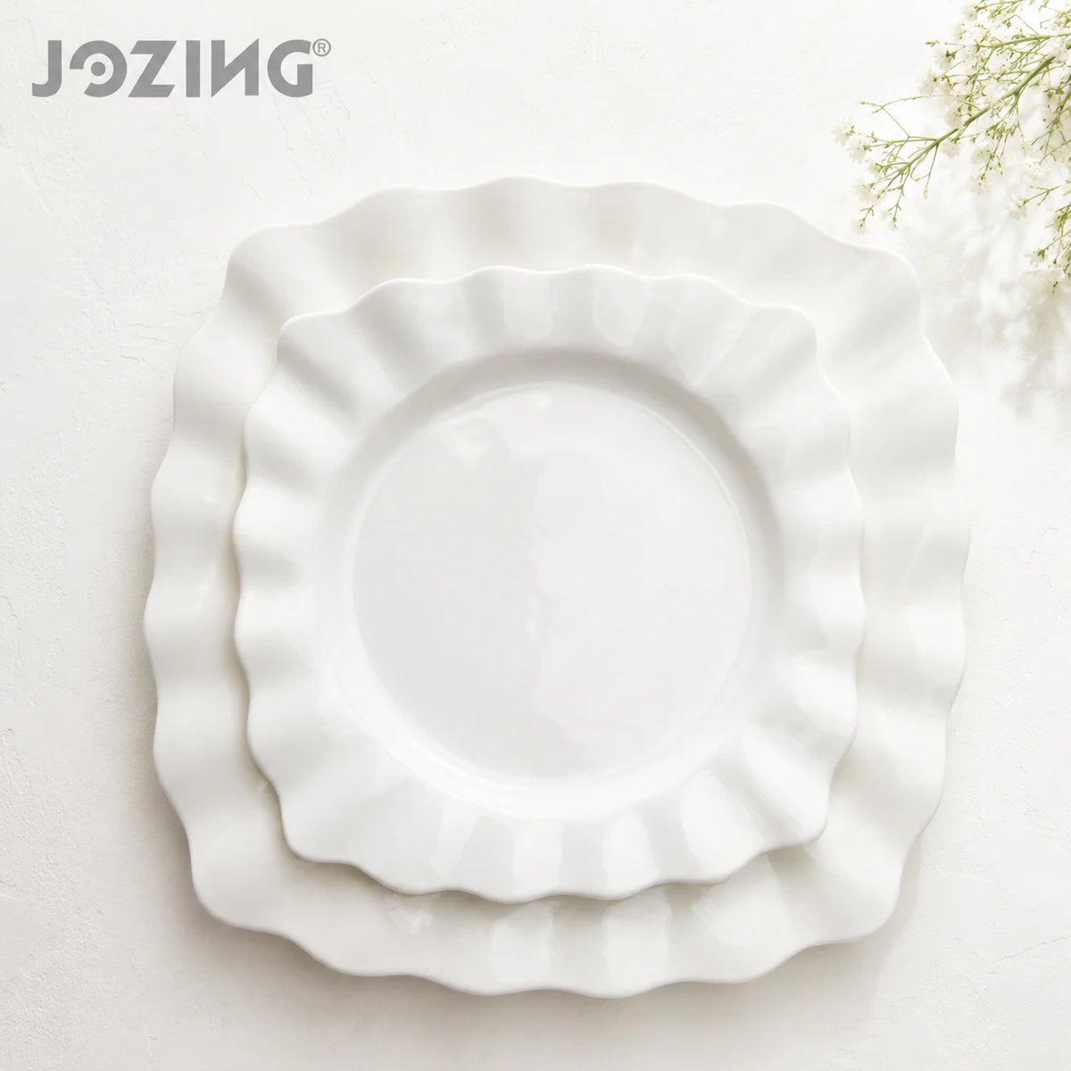 Wholesale Ruffled Edge Stock Ceramic Plate Factory Price Pleated Scalloped White Porcelain Dinner Plate for Restaurant MegaBDM
