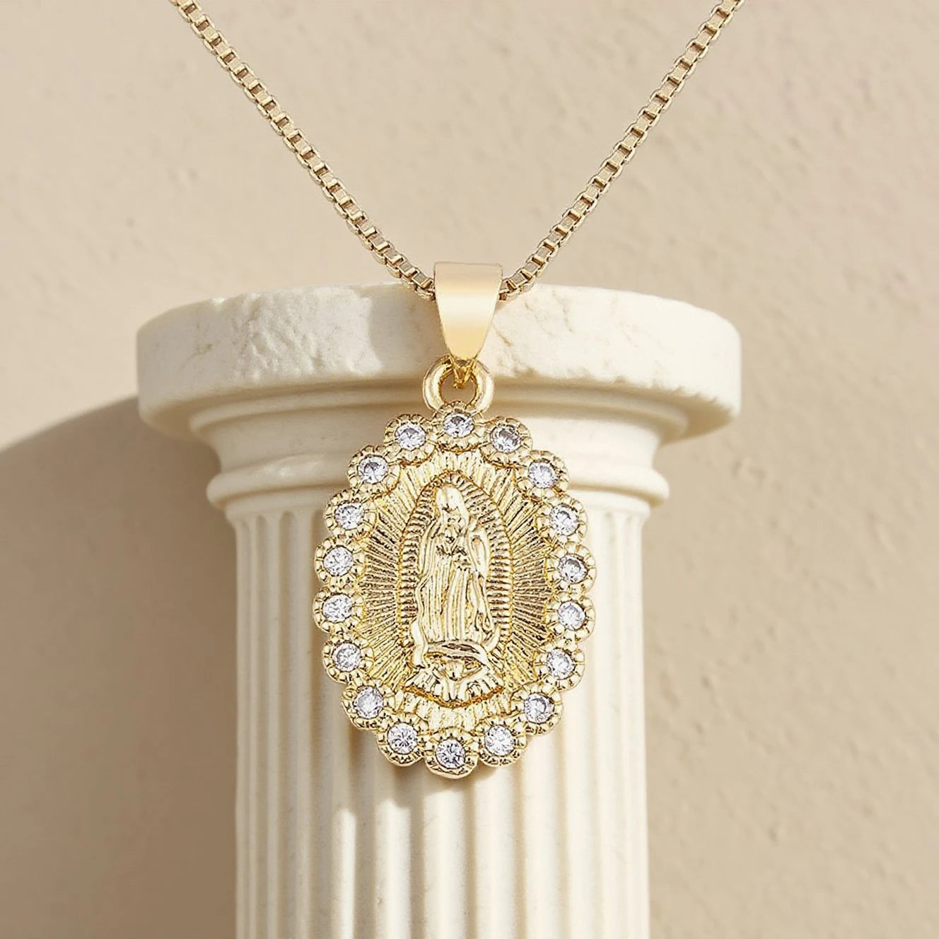QIKU European Religious Jewelry Gold Color Virgin Mary Pendant Women Necklace Copper Zirconia Inlaid Crystal Hot Sale Wholesale