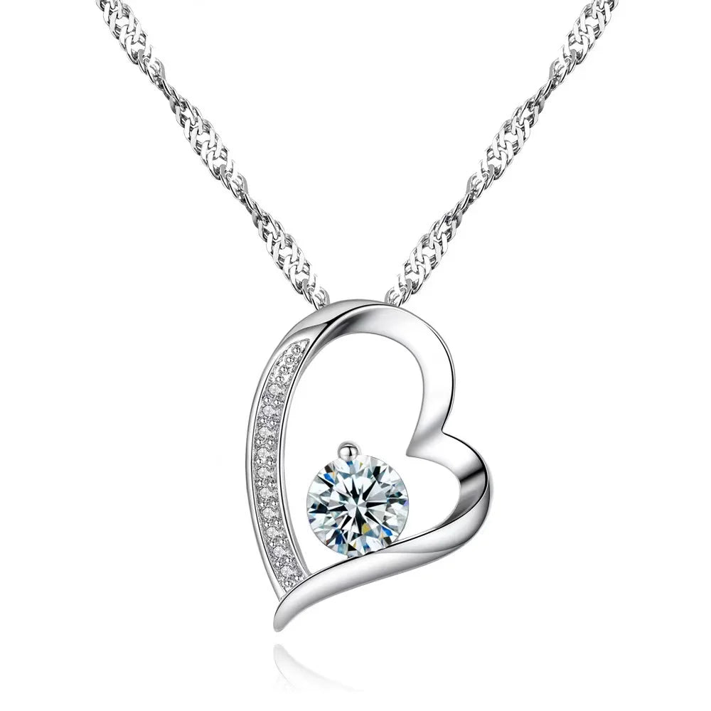 Hot Selling Zircon Four Leaf Clover Necklace Mother's Day Gift Delicate Silver Plated Hollow Diamond Heart Necklace