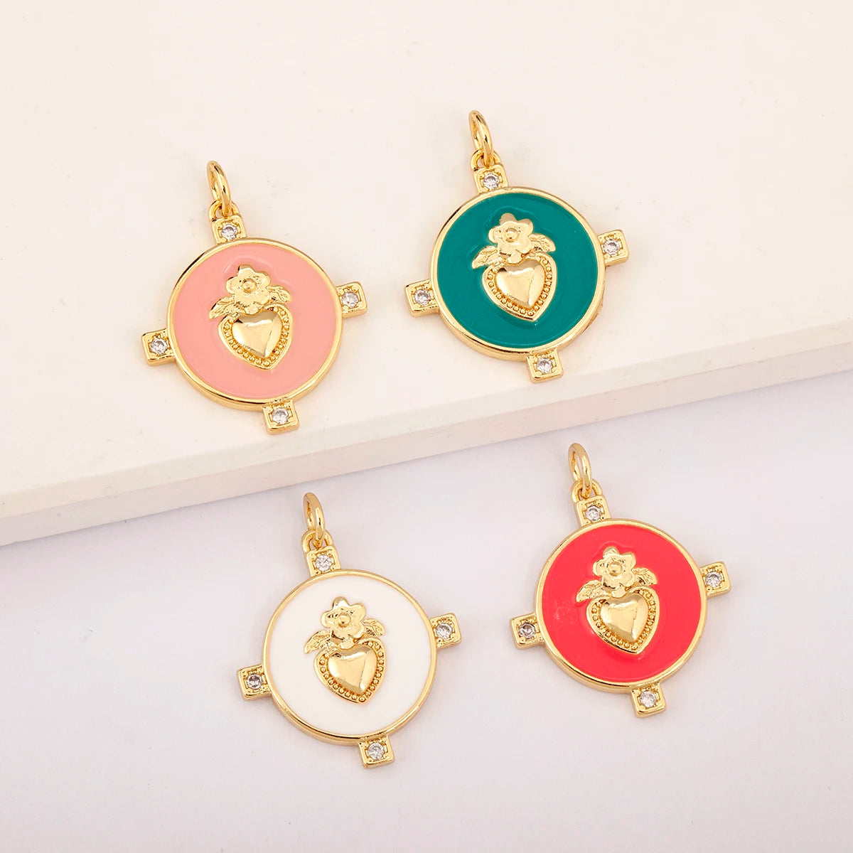 QIKU Catholic Sacred Heart Pendant Necklace Gold Plated Enamel Vintage Zircon Heart Charm Religious Jewelry DIY Pendants