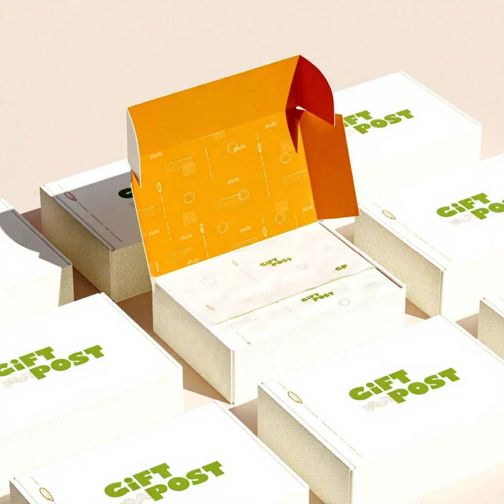 Wholesale Luxury Orange Low MOQ Recycled Cardboard Materials Gift Paper Packaging Boxes With Handle With Logo Design Printing