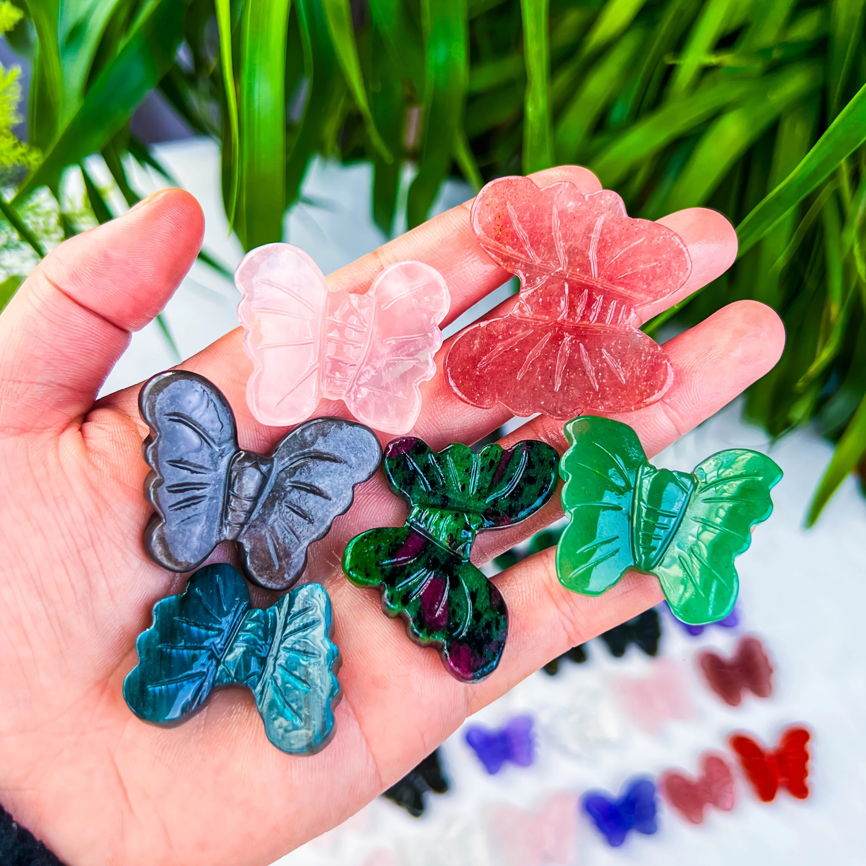 Wholesale Natural Crystal butterfly Polished with Engraving Technique for Home Office Decor