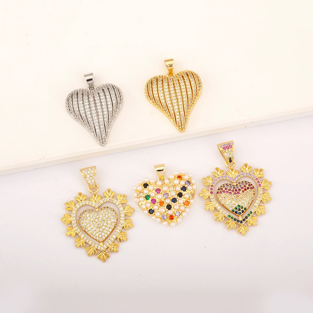 Wholesale 18K Gold Plated Heart Charm Zircon Vintage Pendant Personalized Trendy Unisex Fashion Accessories DIY Jewelry Making