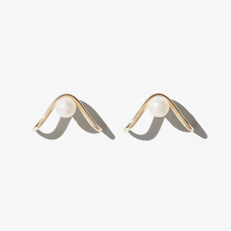 LOZRUNVE Simple Jewelry Silver 925 Elegant 18k Gold Plated Freshwater Pearl Wave Stud Earring