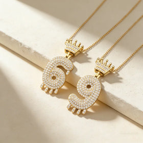 QIKU Crown 0-9 Arabic Numerals Shape Pendant Rhinestone Women Necklace Copper Zircon Jewelry Accessories Unisex Gift Wholesale