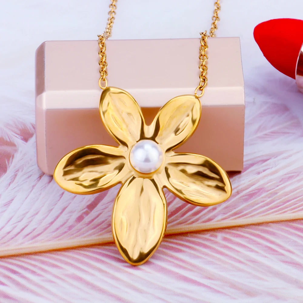 High-End Luxury Stainless Steel Necklace Elegant Pearl Flower Pendant Sporty Bamboo Chain Gold for Buddhism Elegant Temperament