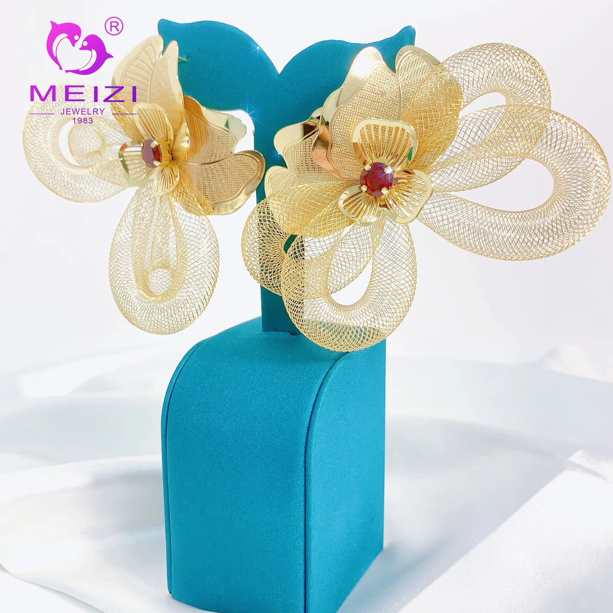 MEIZI JEWELRY Custom Lightweight Designer Earrings 18K Gold Plated Earrings Trend Fashion Jewelry for Women