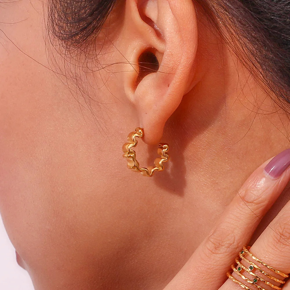 Trendy High Quality 18K Gold Plated Stainless Steel C Shaped Ruffled Flower Hoop Earring for Women