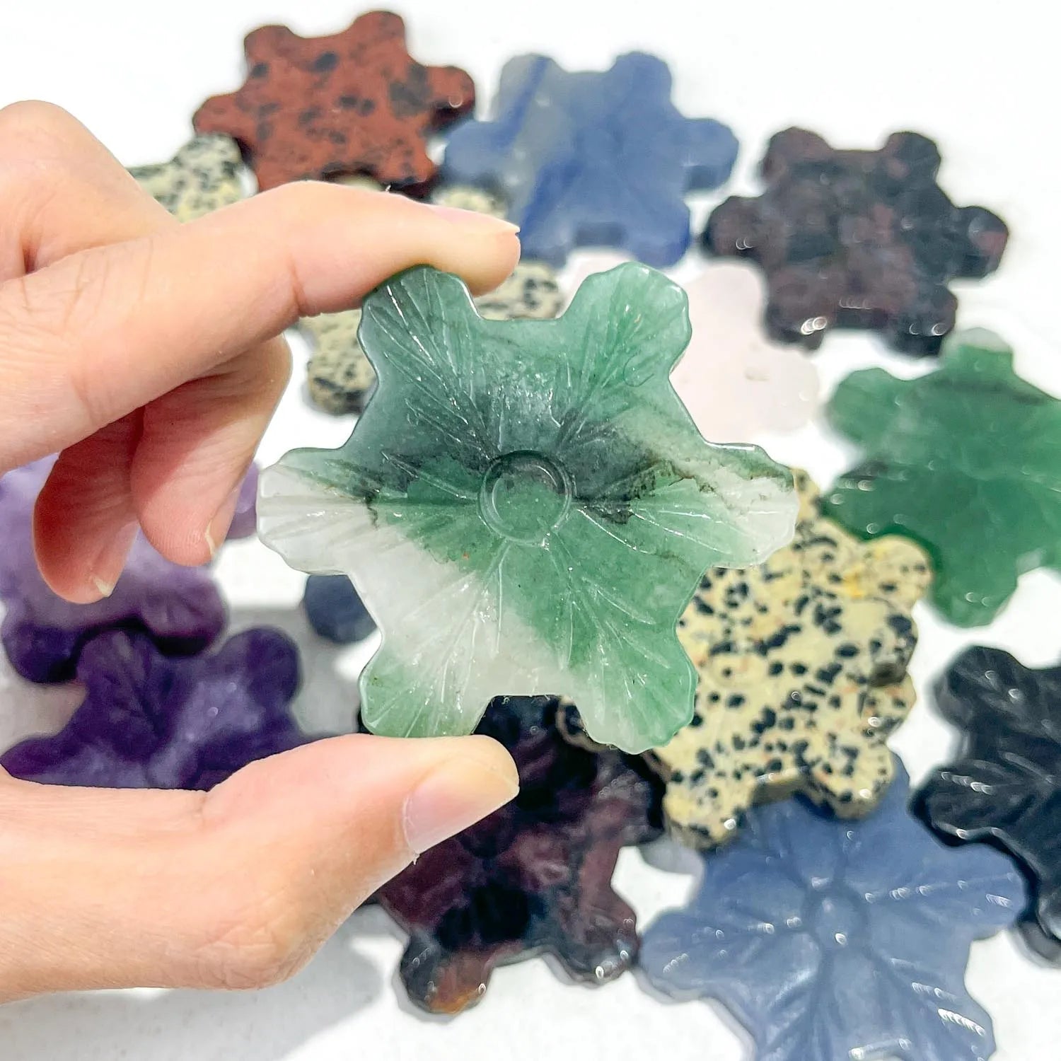 Christmas Decoration Ornaments Natural Quartz Crystal Gem Stone Healing Stones Crystal Christmas Mini Carvings