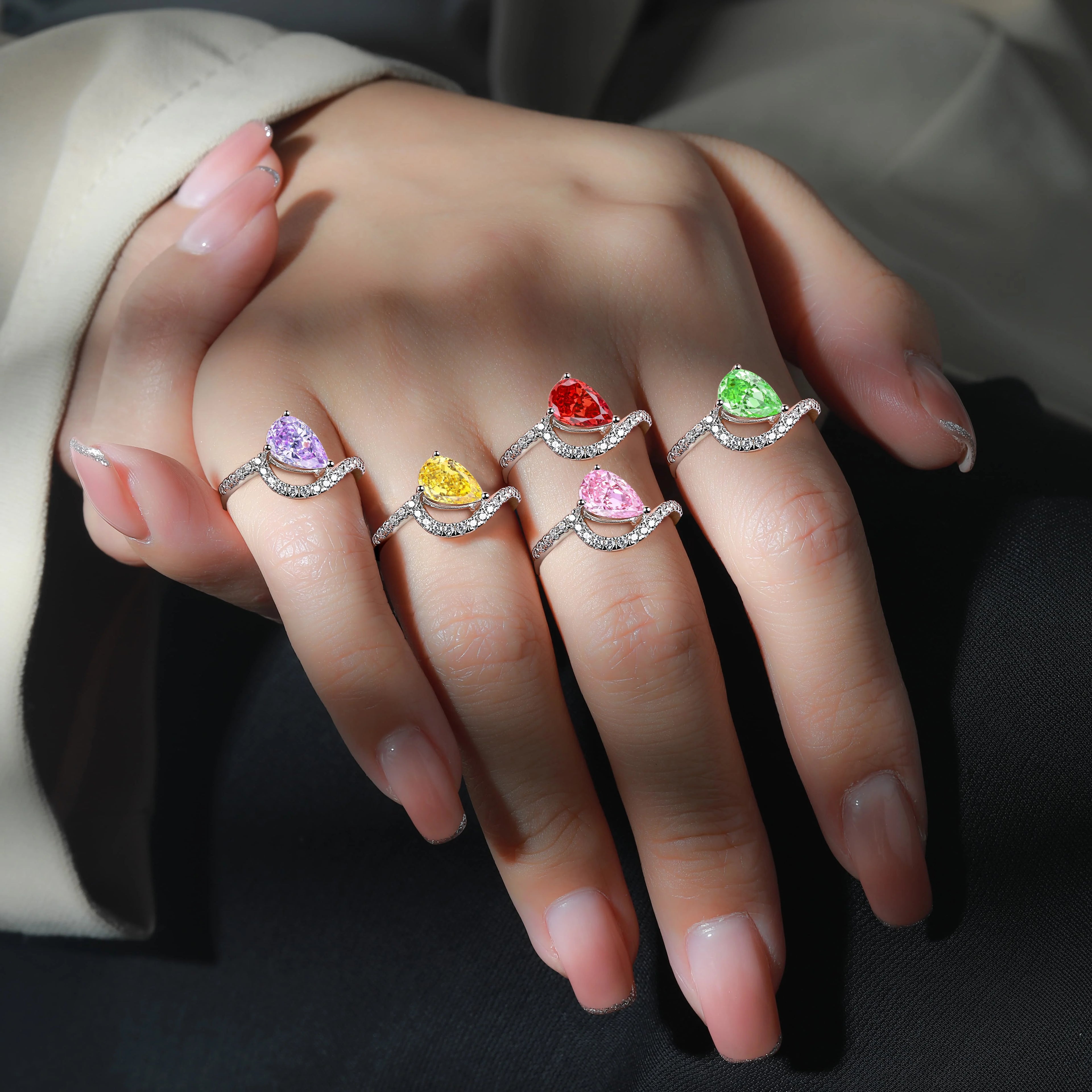 Custom Wholesale Real Sterling Silver 925 Non Tarnish Gold Plated Simple Design Zircon Round Fashion Luxury Silver Ring