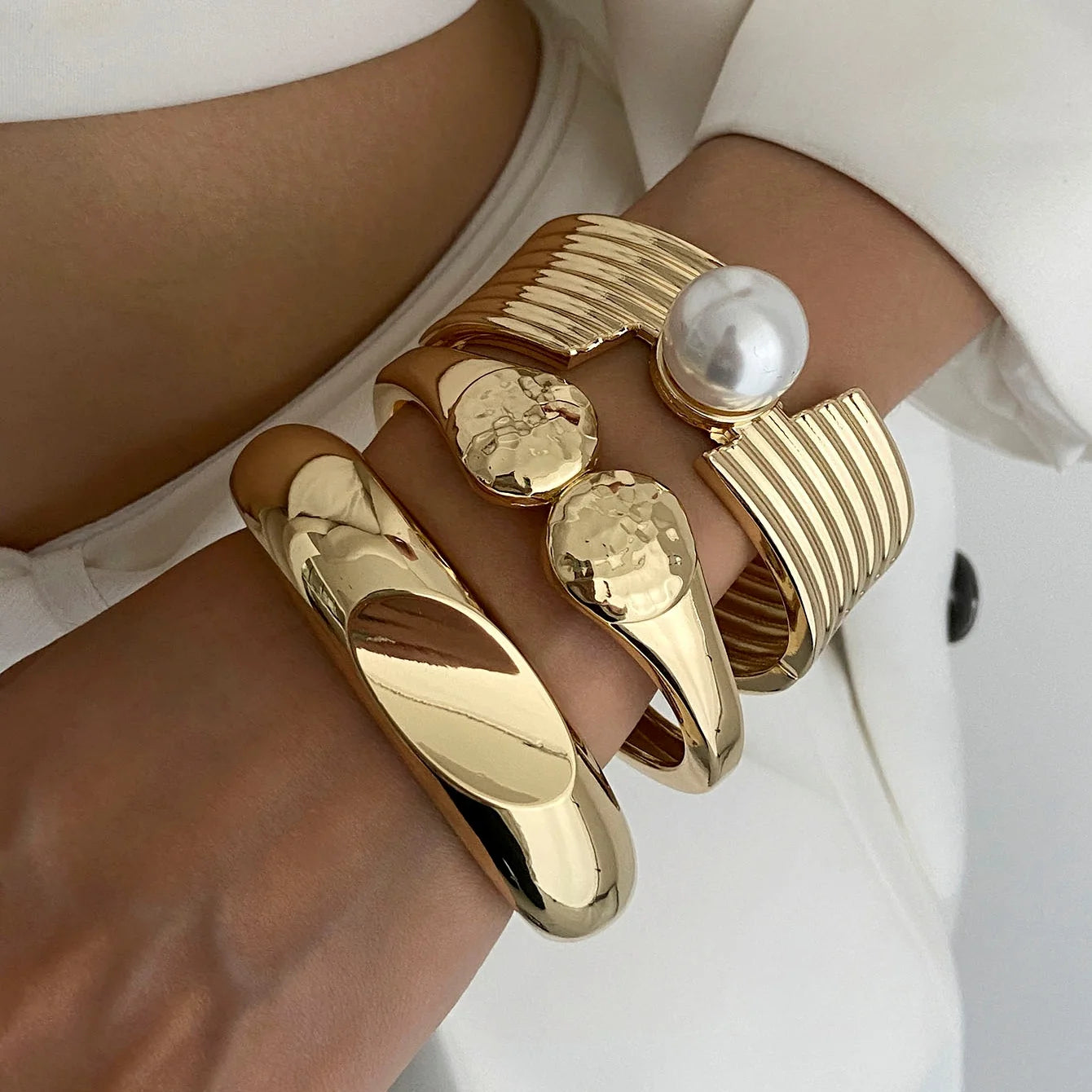 3Pcs/Set Exaggerated Inlay Imitated Pearl Chunky Bangle Bracelet for Women Trendy Lady Cuff Bracelet Fashion Jewelry Accessories