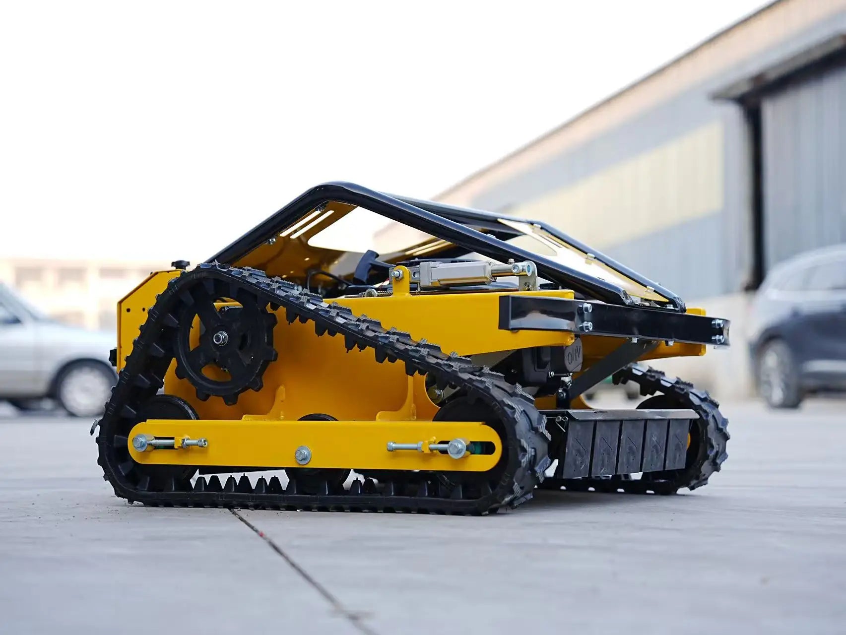 Free Shipping to Warehouse Gasoline Lawn Mowet Automatic Wireless Grass Trimmer Lawn Mower Robot crawler lawn mower