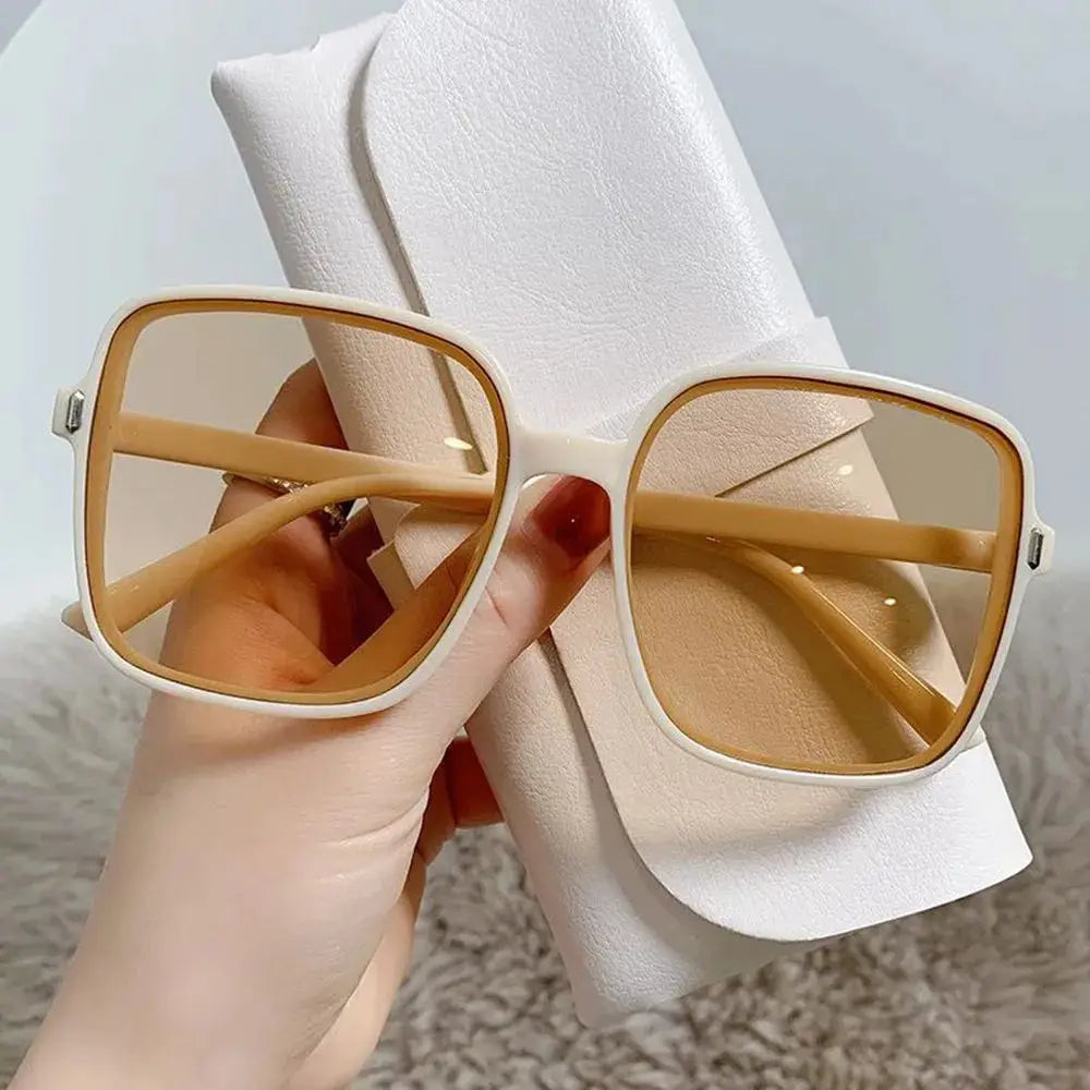 Ready to Ship Women's Fashion Sunglasses Retro Style Bigger Oversized Frame UV400 Optical Lenses Hot Selling New Release