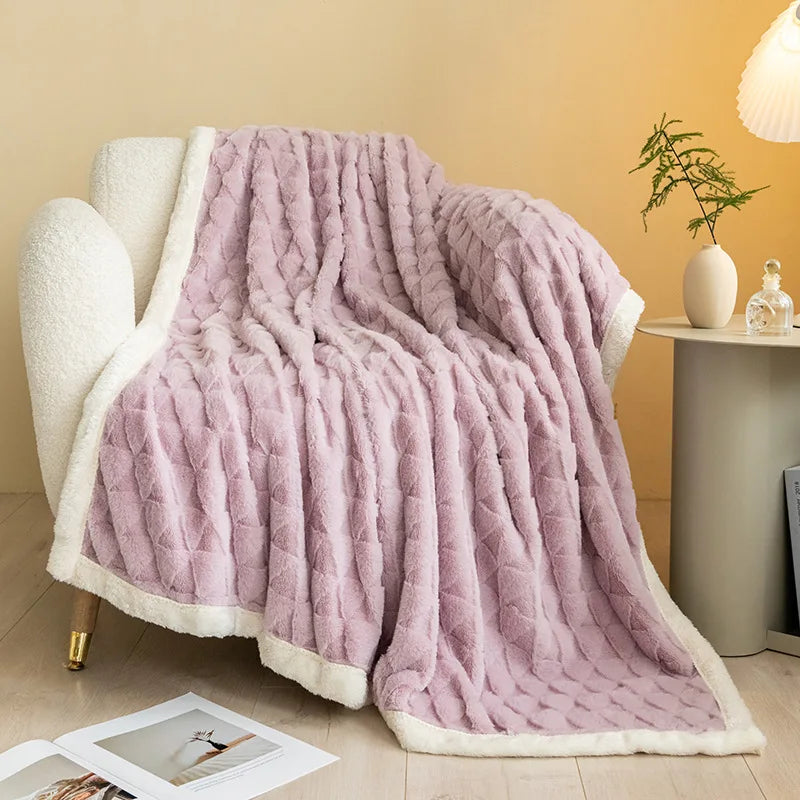 New Design Eco-Friendly Polyester Carry-On Blanket Light Weight Travel Picnic Faux-Rabbit Fur Plush Soft Skin Friendly Cozy