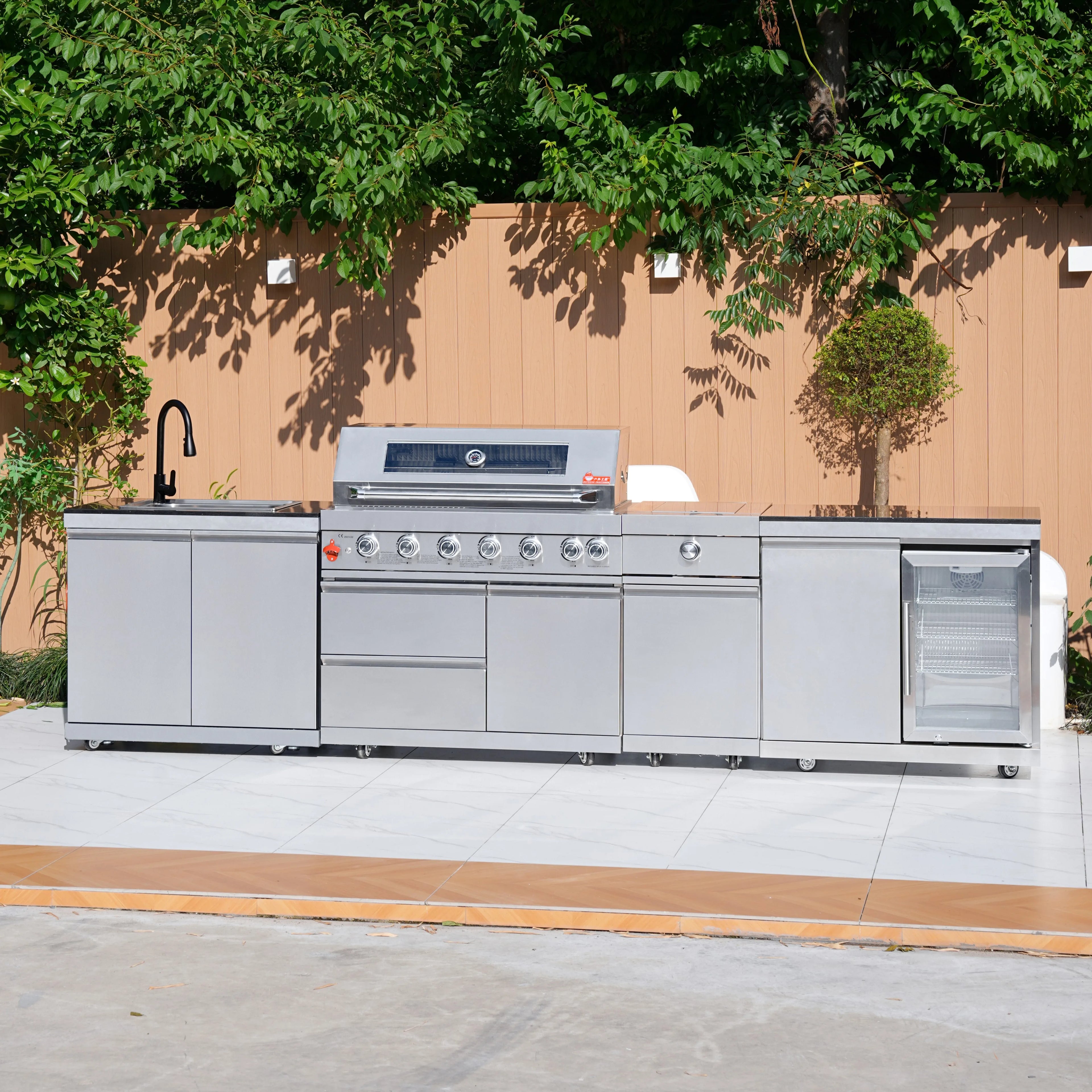 Professional WaterProof Stainless Steel BBQ Gas Grill Customized BBQ Outdoor Kitchen Cabinet With Fridge and Sink for Gathering