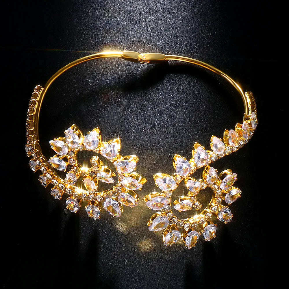 Designer Stainless Steel Jewelry Accessories Rotating Flower Shaped Rhinestone Bracelet Women Plant Zircon Fashion Bracelet