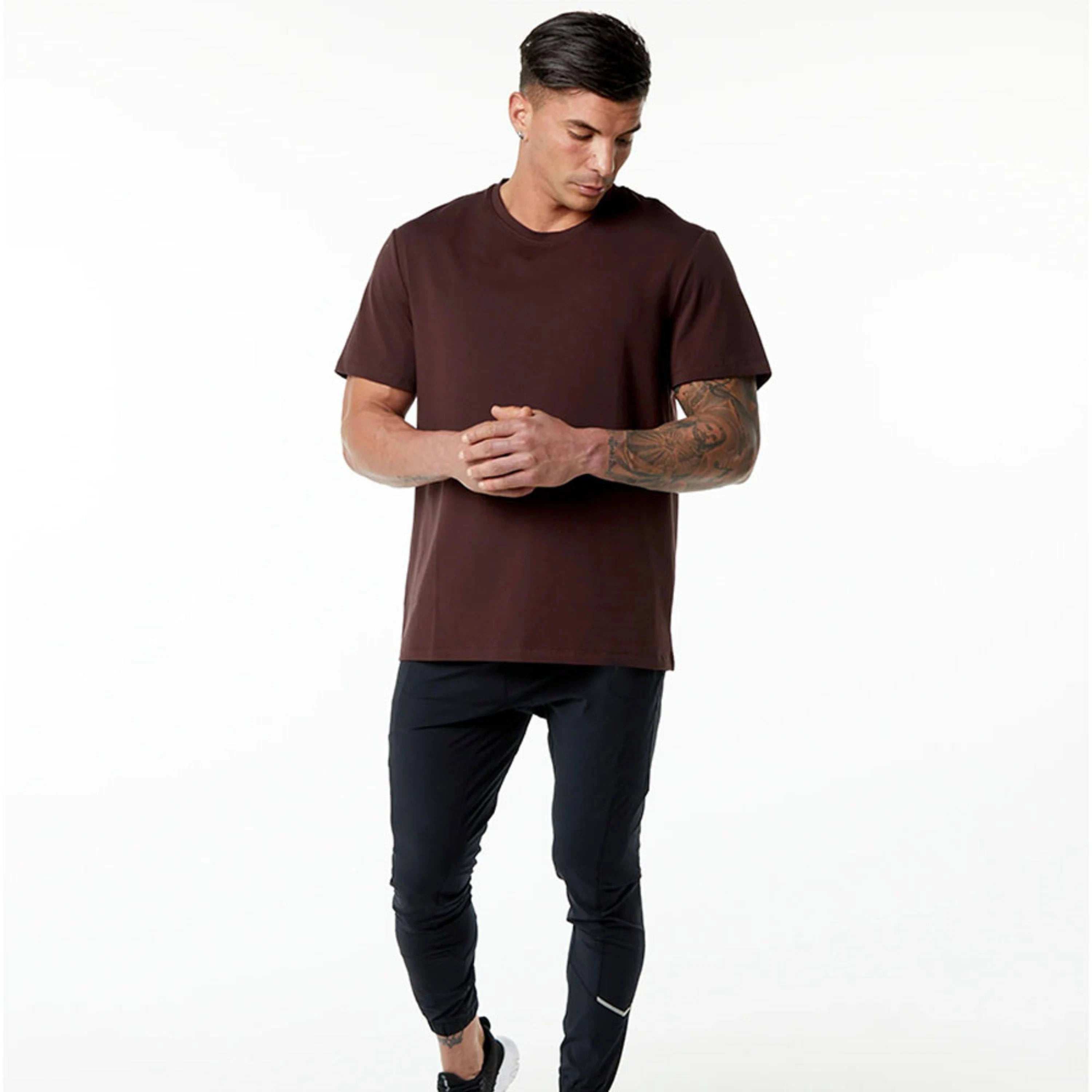 Plain Oversized T Shirts for Men Relaxed Fit Made With Thick Cotton Fabric Perfect for Everyday Wear Customization OEM Fashion